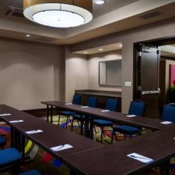 Hilton Garden Houston Nw America Plaza Hotel 3*